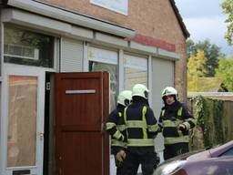 Brandweer bij de kwekerij (Foto: AS Media)