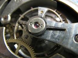 Het uurwerk van de kerkklok in Lith is na lange tijd weer gemaakt (foto: archief).