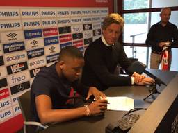 Steven Bergwijn tekent zijn contract