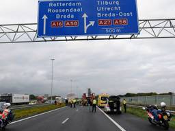 De A16 werd volledig afgesloten. (foto: Tom van der Put/SQ Vision).
