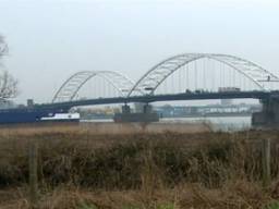 Merwedebrug afgesloten in de nacht zaterdag op zondag