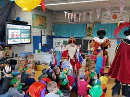 Sinterklaas bezocht vandaag heel veel scholen in Brabant.