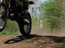 Crossen in het bos is verboden. (archieffoto: Flickr/AlbertTerHarmsel)