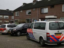 Woningoverval aan Zwaluwstraat in Oosterhout. (foto: Marcel van Dorst/SQ Vision).