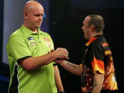 ‘Als Michael Van Gerwen zo speelt, kan er maar eentje het WK winnen’, zegt Arjan van der Giessen