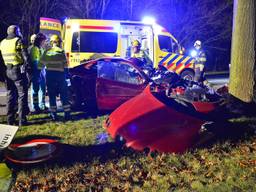 Waardoor de auto van de weg raakte, is onduidelijk. (Foto: SQ Vision).