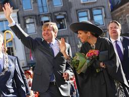 Bij het ZuidWestHoek College in Ossendrecht staan ze te wachten op het koningspaar