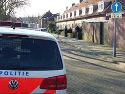 Gewonde vrouw gevonden in huis Arnaudinaplein in Eindhoven. (Foto: Jozef Bijnen/SQ Vision)