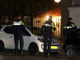 Politie doet ondezoek naar de schietpartij in Oudheusden. (Foto:FPMB/Martijn van Bijnen)