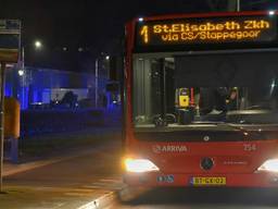 De chauffeur werd met een mes bedreigd. (Foto: Toby de Kort)