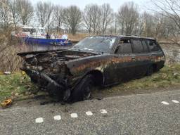 Politie haalt auto uit Markkanaal in Breda tijdens zoekactie naar vermiste Jelle Leemans