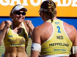 Van Iersel (links) en Meppelink in extase. (Foto: FIVB).