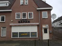https://api.omroepbrabant.nl/img/f/$width$/$height$/0.5/0.5/bWVkaWEvcHJvZC8yMjc1OTI3LmpwZz9zdj0yMDE5LTA3LTA3JnN0PTIwMjAtMDEtMDFUMDAlM0EwMCUzQTAwWiZzZT0yMDQwLTAxLTAxVDAwJTNBMDAlM0EwMFomc3I9YiZzcD1yJnNpZz1XZTdzMHljWXRCJTJGRWtwRXo5U1NwRUhwViUyRnhvNEdYJTJGemNtUXAyJTJGdWhPTG8lM0Q=