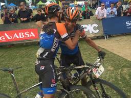 Cape Epic: mountainbiker Rudi van Houts derde bij etappe vier