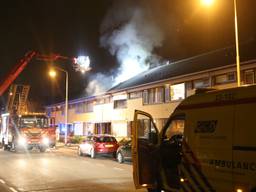 Op de brand kwamen veel hulpdiensten af. (Foto: SQ Vision).