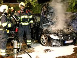 Opnieuw is er een BMW uitgebrand in Reusel. Foto: SQ Vision