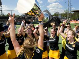 Huldiging voor hockeydames HC Den Bosch na 'dubbel'