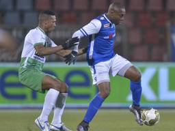 Serginho Greene (links) in dienst van FC Dordrecht.