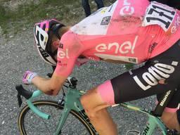 'Ik verlies hier gewoon de Giro', aldus Steven Kruijswijk in een interview met de NOS
