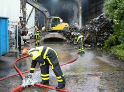 Rond zes uur kon de brandweer gaan inpakken. (Foto: Erik Haverhals / Foto Persbureau Midden Brabant)