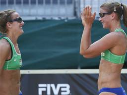 Sophie van Gestel (links) met Jantine van der Vlist. (Foto: FIVB)