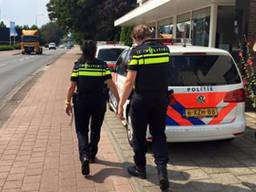 De politie 'op bezoek' in Geldrop (foto: Politie Geldrop-Mierlo, Nuenen, Son en Breugel / Facbook)