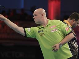 Michael van Gerwen bereikt finale (foto: Lawrence Lustig / PDC)