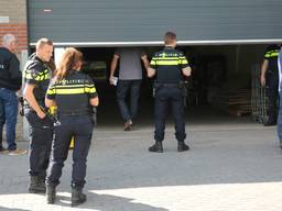 Een van de invallen was in de Meirestraat in Roosendaal. Foto: Christian Traets / SQ Vision