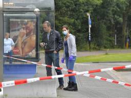 De bushalte is afgezet voor onderzoek. (Foto: Jack Brekelmans)