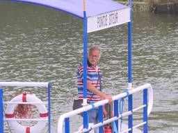 Record voor 'pontje Steur' in Werkendam; 15.000 passagiers in één seizoen