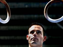 oud turncoach remi lens aan de ringen