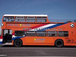 Deze bus rijdt zondag niet naar Amsterdam (Foto: Oranjefans.nl)