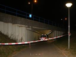 De fietstunnel werd afgesloten voor onderzoek. (Foto: Bart Meesters/Meesters Multi Media)