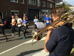 Duizenden hardlopers in Breda tijdens Singelloop