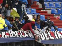 Supporter over de reling (foto: VI Images)