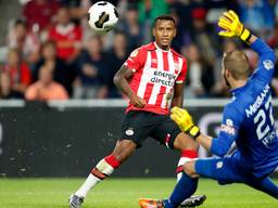 Narsingh stift de 4-0 binnen tegen Roda JC woensdag (Foto VI Images)