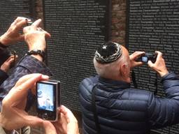 Reportage van de onthulling van de plaquette door Willem-Jan Joachems 