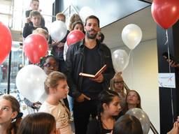 Ruud van Nistelrooy, die goed met jeugd kan omgaan (foto: Henk van Esch Fotografie).