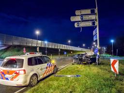 De auto is total loss. (Foto: Luuk Koenen/SQ Vision)