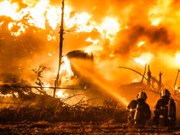 De vuurzee bij het recyclingbedrijf. Foto: Rob Engelaar / Infocus Media)