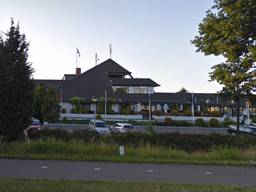 Het Van der Valkhotel/restaurant aan de Rijksweg in Nuland