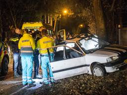 De auto is zwaar beschadigd. (Foto: Alexander Vingerhoeds/Obscura Foto)