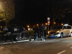 De auto's waren zwaarbeschadigd. (Foto: Perry Roovers/SQ Vision)