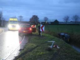 De bestuurster hoefde niet naar een ziekenhuis. (Foto: Alexander Vingerhoeds/Obscura Foto)