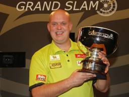 Dartliefhebbers trots op record Michael van Gerwen in stamkroeg Vlijmen