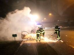 Autobrand op A58 (foto: Jeroen Stuve)