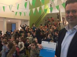 Brabant heeft er zeven excellente scholen bij, leraren en leerlingen kindcentrum Mondomijn in Helmond dolblij