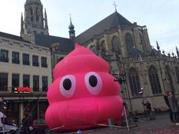 Mr. Poopie op de Grote Markt in Breda (Foto: Eva de Schipper)