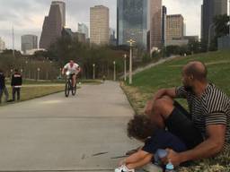 Jermaine en zijn zoontje in Houston (Foto: Lisette van Dijk).