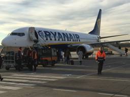 Een vliegtuig van Ryanair op Eindhoven Airport. (Foto: Hans Janssen).